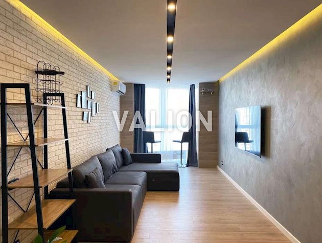 Продажа 2-комнатной квартиры с авторским ремонтом по ул. Драгоманова, 6б. Позняки