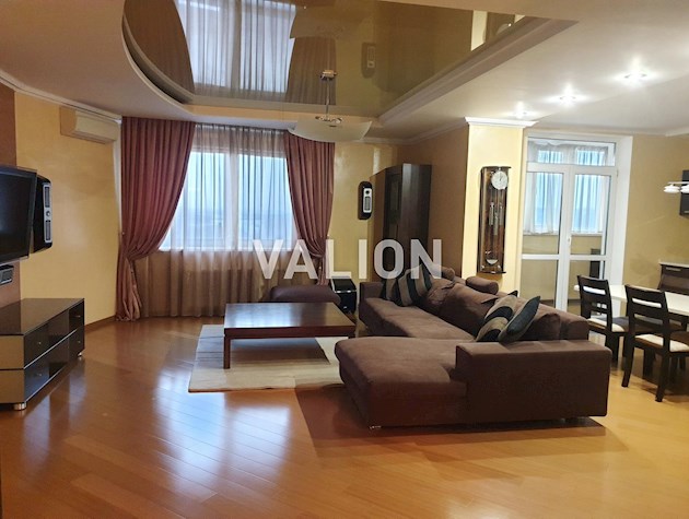 Продажа 4-комнатной квартиры ул. Раисы Окипной 10а