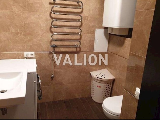 Продажа 4-комнатной квартиры ул. Раисы Окипной 10а