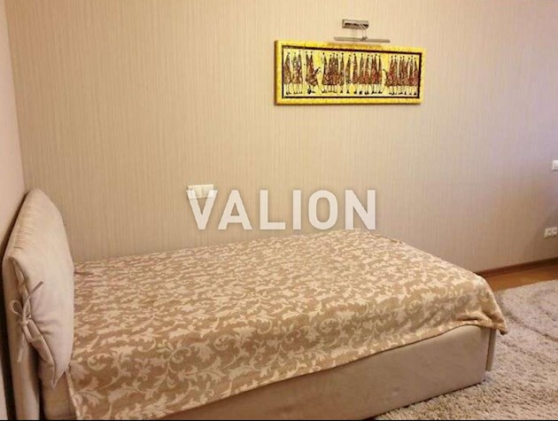 Продажа 4-комнатной квартиры ул. Раисы Окипной 10а