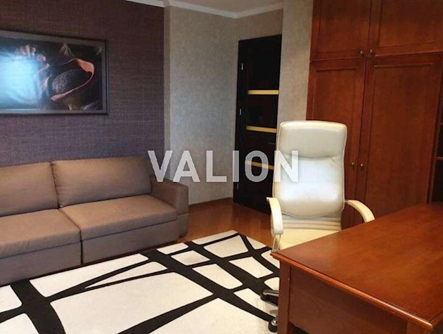 Продажа 4-комнатной квартиры ул. Раисы Окипной 10а