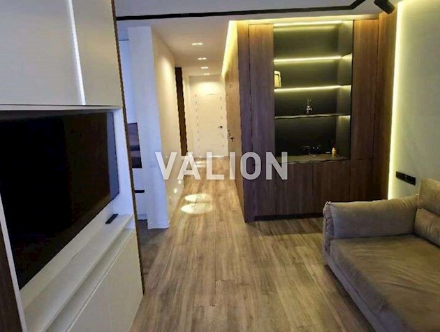 Продаж 3-к квартири просп.Соборності 17