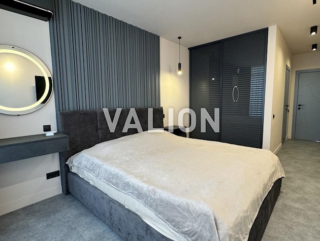 Без% продажа квартиры с 3 отдельными спальнями площадью 82 кв.м. (новая квартира, никто не жил) по ул.Тадея Рыльского,1 ЖК «Республика»