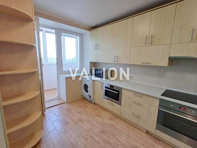 Продажа 3-к квартиры ул. Освиты 3а