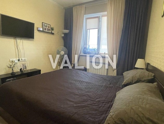 Продається 2-х кімнатна квартира, Деснянський район, вул. Закревського Миколи, 57. Будинок 1988 р.