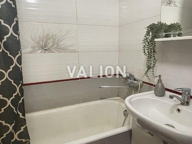 Продається 2-х кімнатна квартира, Деснянський район, вул. Закревського Миколи, 57. Будинок 1988 р.