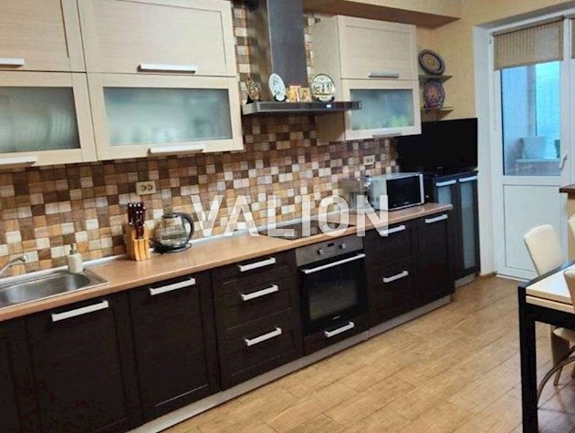 Продаж 3-к квартири вул. Бориспільська 4