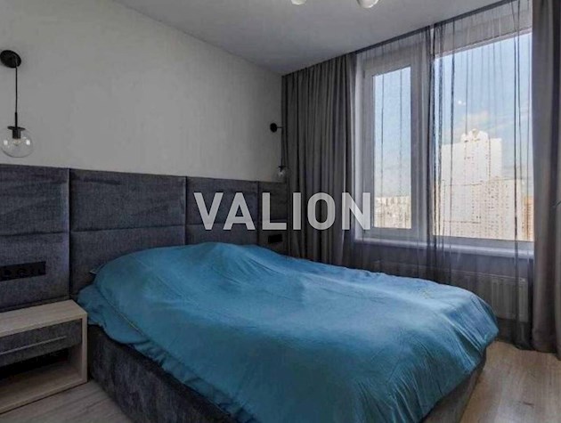 Продаж 2-к.квартири Дніпровська набережна 18а