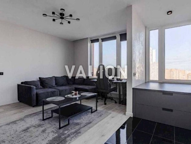 Продаж 2-к.квартири Дніпровська набережна 18а