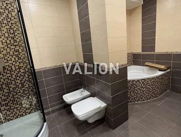 Продаж 2-к квартири вул. Срібнокільська 2а