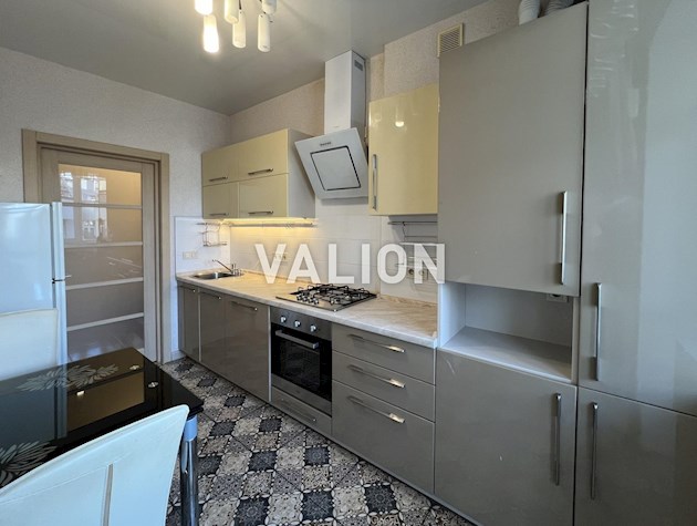 Продается однокомнатная уютная квартира 37,6 м2 по ул. Степана Рудницкого (Ак. Уильямса) Правый берег