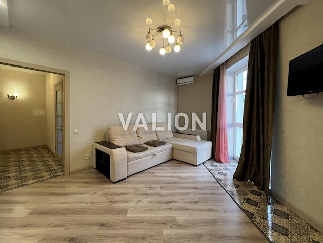 Продается однокомнатная уютная квартира 37,6 м2 по ул. Степана Рудницкого (Ак. Уильямса) Правый берег