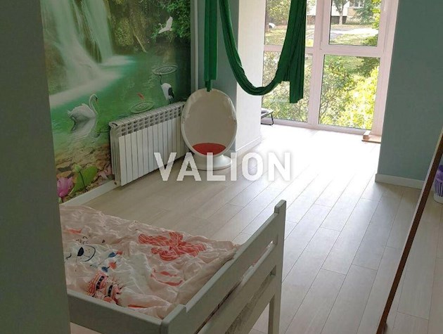 Продажа 4-комнатной квартиры по ул.Зеленого Клина (Уссурийская), 1/9