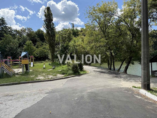 Продажа 4-комнатной квартиры по ул.Зеленого Клина (Уссурийская), 1/9