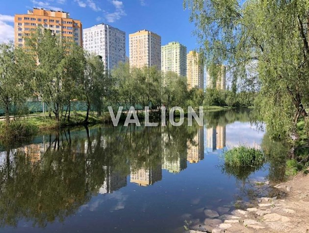 Продажа 3-комнатной квартиры с ремонтом. Парковые Озера, Воскресенская, 18