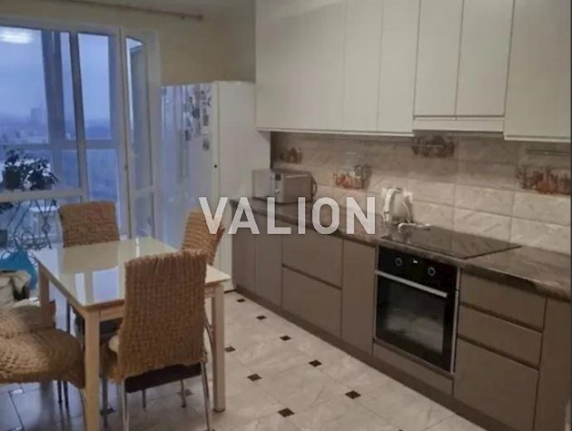 Продажа 3-комнатной квартиры с ремонтом. Парковые Озера, Воскресенская, 18