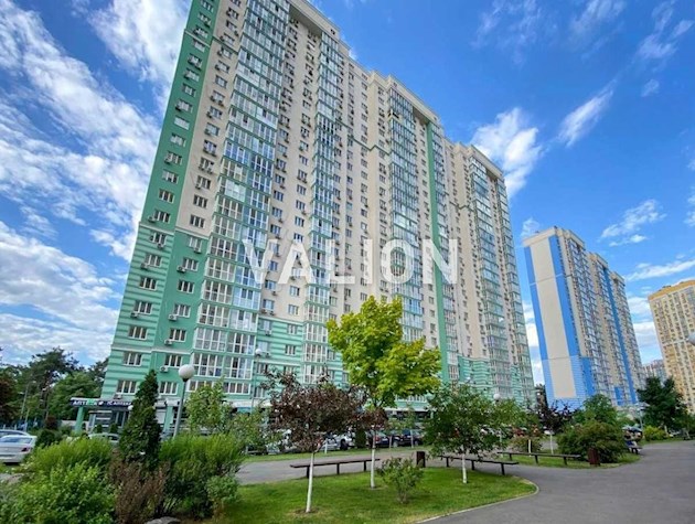 Продажа 3-комнатной квартиры с ремонтом. Парковые Озера, Воскресенская, 18