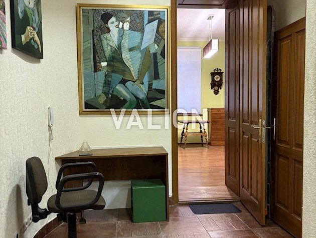 Продается 2-комнатная квартира в самом центре Киева – Шевченковский район, ул. Бульварно-Кудрявская 9