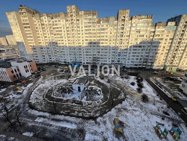 Продажа 2 ком. квартиры ул.Николаева 13а(Троещина)