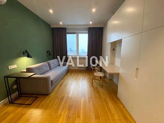 Продам 4к.квартиру Шевченківський р-н, вул.Дмитріївська, 80