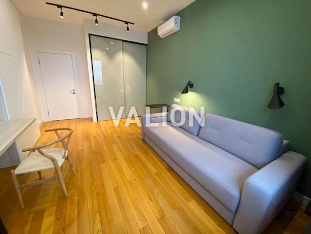 Продам 4к.квартиру Шевченківський р-н, вул.Дмитріївська, 80