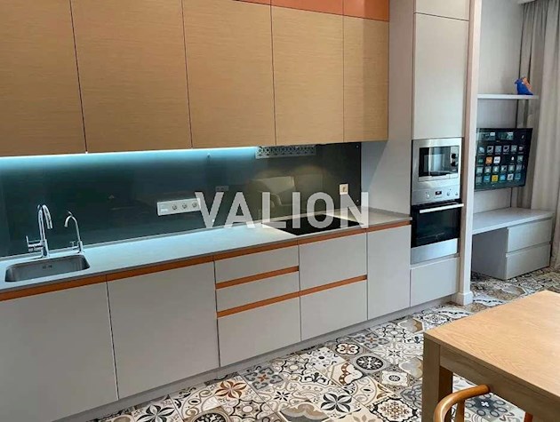 Продам 4к.квартиру Шевченківський р-н, вул.Дмитріївська, 80