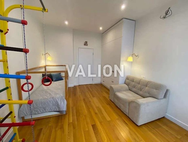 Продам 4к.квартиру Шевченківський р-н, вул.Дмитріївська, 80