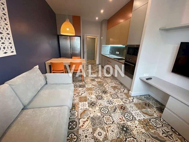 Продам 4к.квартиру Шевченківський р-н, вул.Дмитріївська, 80