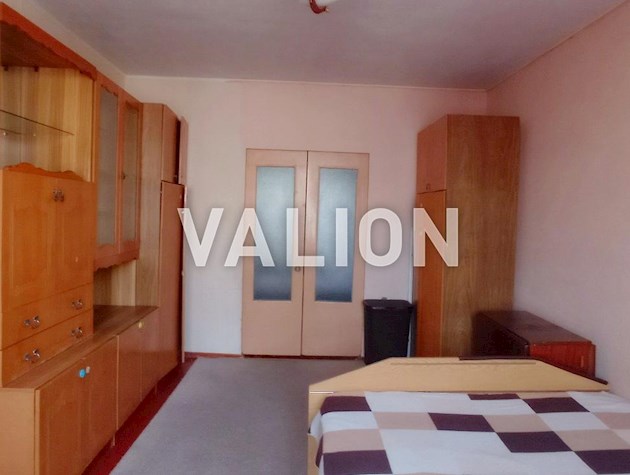 Продается 3- ком. квартира в Шевченковском районе, ул. Печенежская 9.