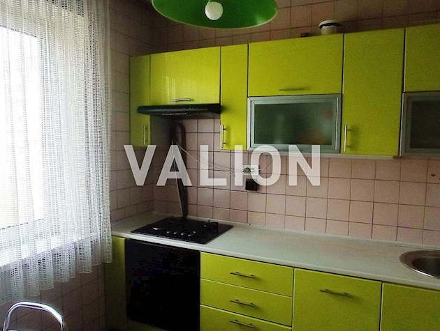 Продается 3- ком. квартира в Шевченковском районе, ул. Печенежская 9.