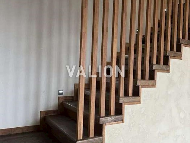 Продаж 4-кімнатної дворівневої квартири по вул. Микільсько-Слобідська, 2б