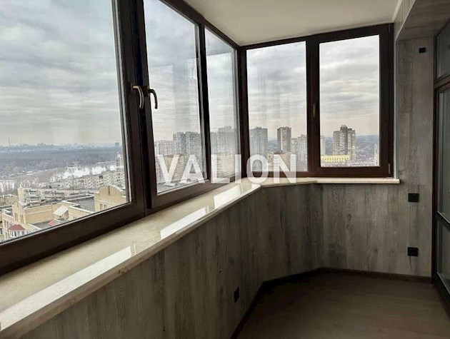 Продаж 4-кімнатної дворівневої квартири по вул. Микільсько-Слобідська, 2б