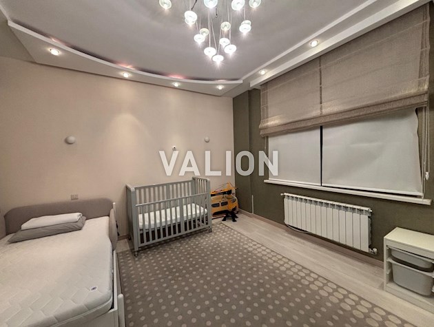 Продам 3к квартиру з ремонтом у ЖК Пори Року метро Вокзальна