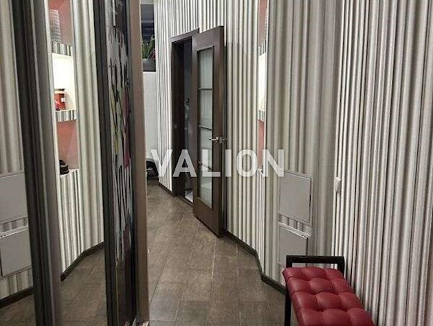 Продаж 1к квартири 53 кв. м на вул. Миколи Лаврухіна 12