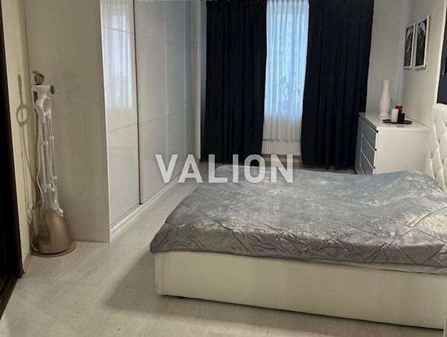 Продаж 1к квартири 53 кв. м на вул. Миколи Лаврухіна 12