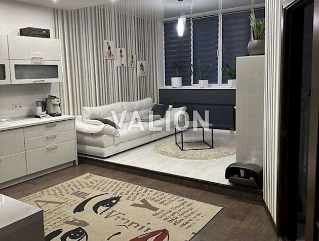 Продаж 1к квартири 53 кв. м на вул. Миколи Лаврухіна 12