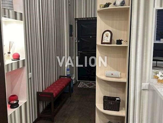 Продаж 1к квартири 53 кв. м на вул. Миколи Лаврухіна 12