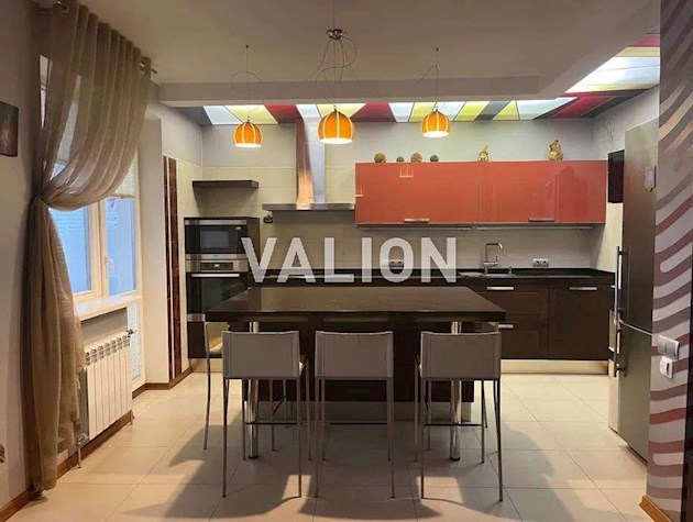 Продажа 4 комнатной квартиры ЖК Корона