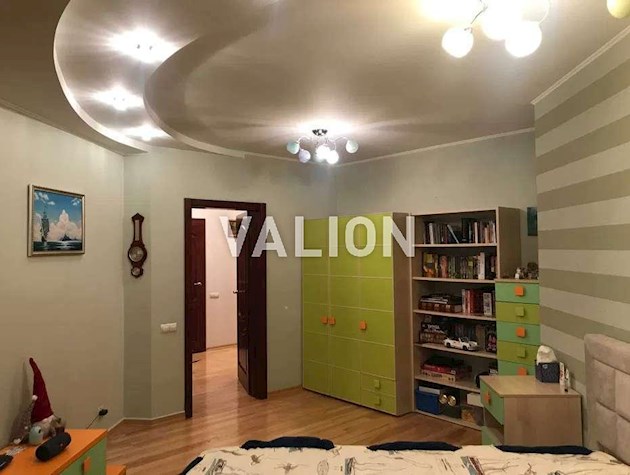 Продажа 4 комнатной квартиры ЖК Корона