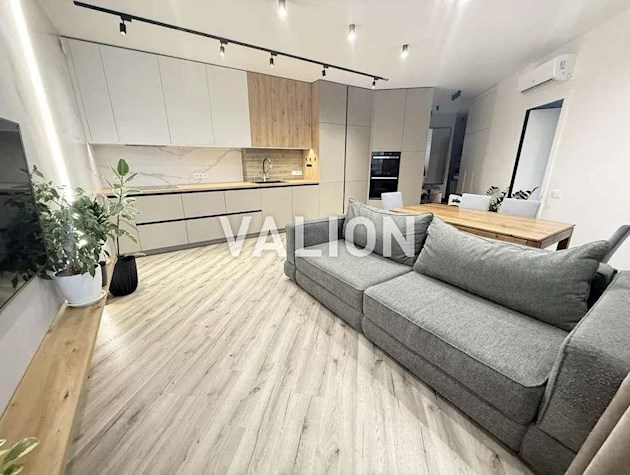 Продаж 3-к квартири вул. Радистів 40г