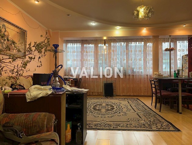 Продам 3 комнатную квартиру возле НАУ, пр-т Любомира Гузара 14а