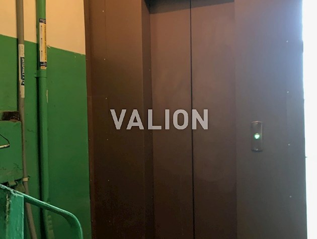 Продам 3 комнатную квартиру возле НАУ, пр-т Любомира Гузара 14а