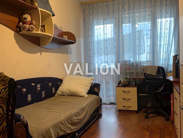 Продам 3 комнатную квартиру возле НАУ, пр-т Любомира Гузара 14а