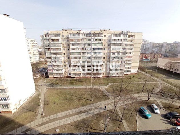 Продаж 3-к квартири вул. Ревуцького 29а