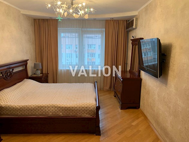 Продажа 3-к квартиры Феодосийский пер.14а Голосеевский район