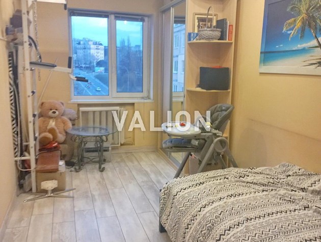 Продається 3-кімнатна квартира по вул. Щусєва 40, 3 хвилини до метро Сирець