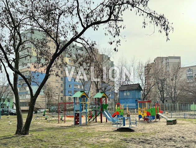 Продаж 3к квартири біля парку ППС, вул.Антіпова (Славгородська), 8