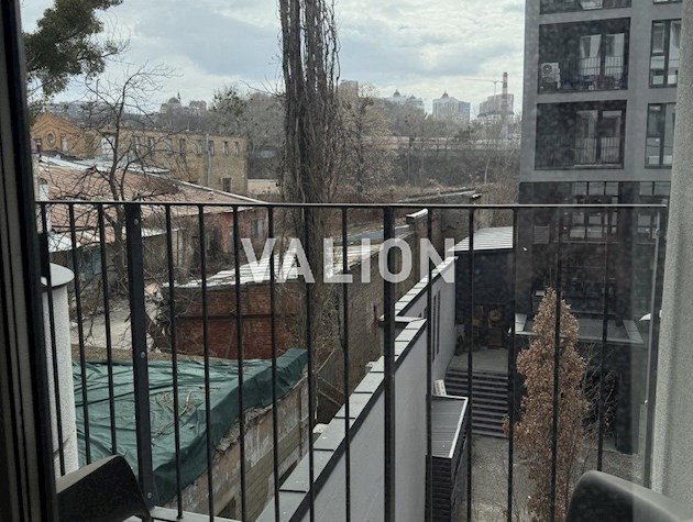 Продажа квартиры-студии на Подоле, ЖК 044, ул. Кирилловская 37