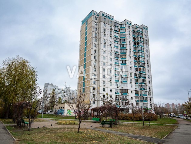 Продается 3-х комнатная квартира, в Деснянском районе, Троещина, ул. Лесковская 24