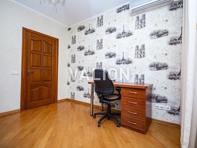 Продается 3-х комнатная квартира, в Деснянском районе, Троещина, ул. Лесковская 24